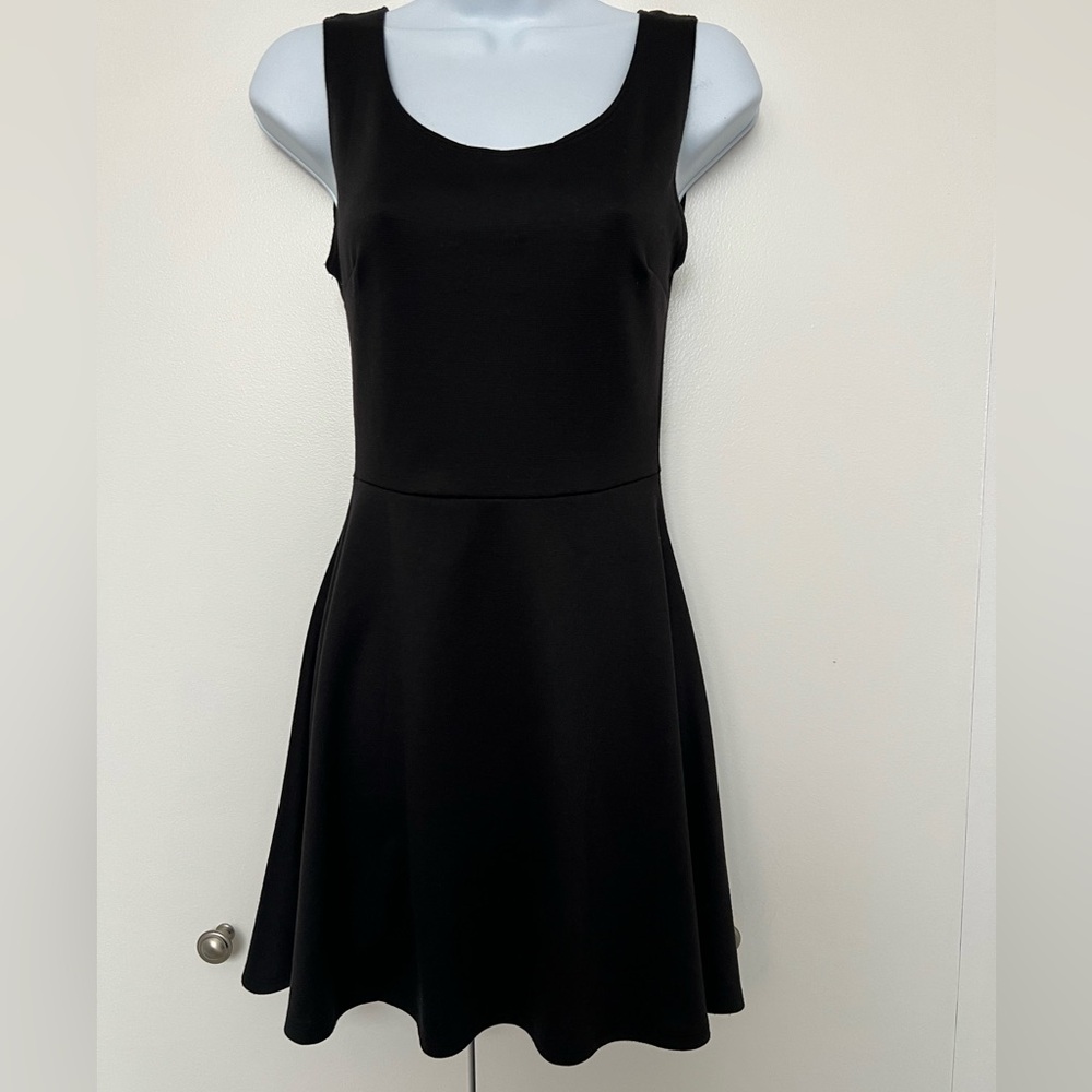 Vibe Elegant Black Sleeveless Mini Dress
